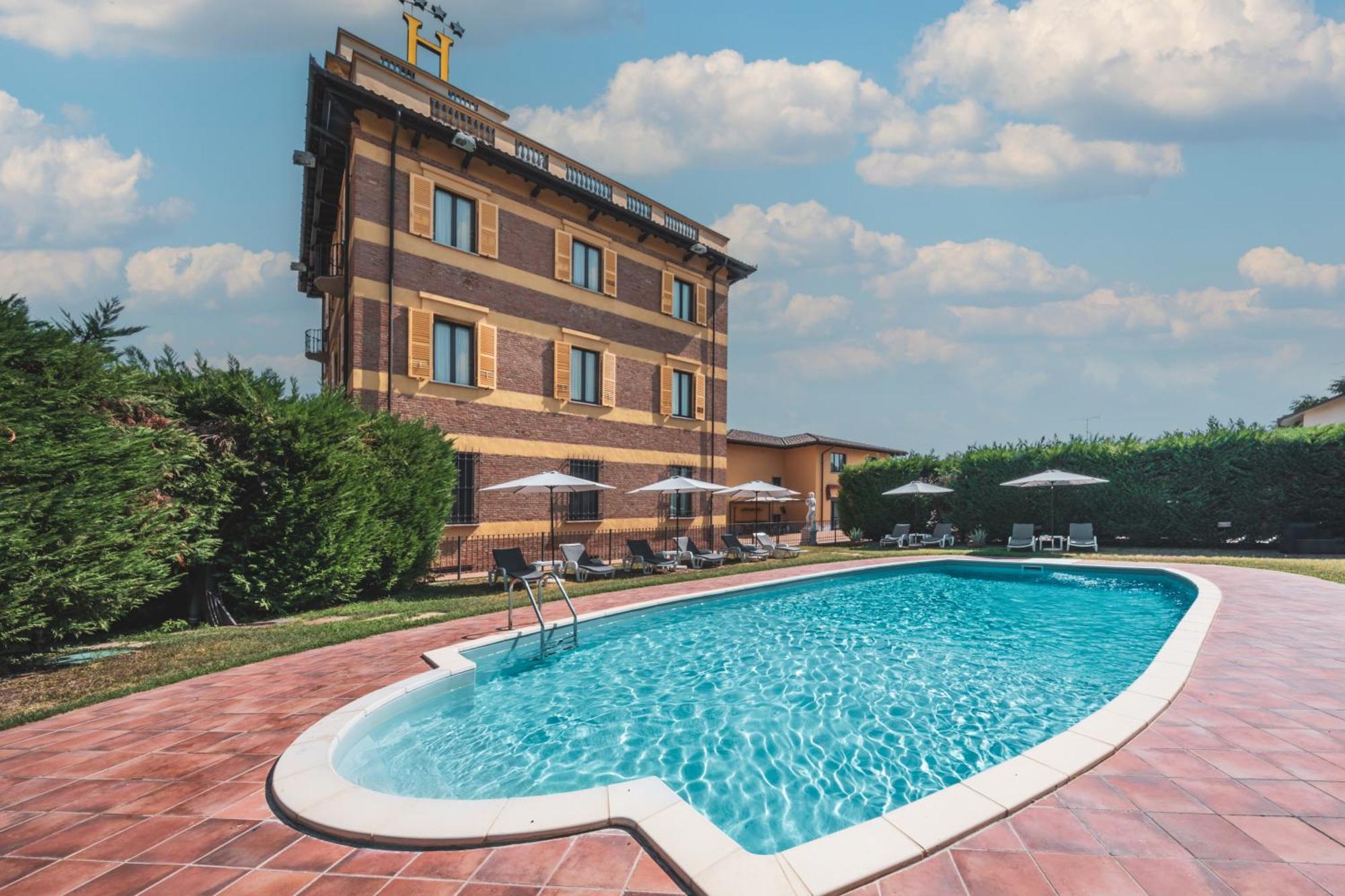 Hotel Villa Liberty Pontecurone Exterior photo